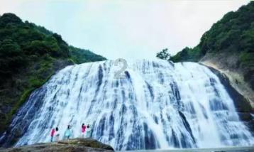 海瑞智慧审案:貌美少妇进寺庙避雨失踪,海瑞假借菩萨显灵破案